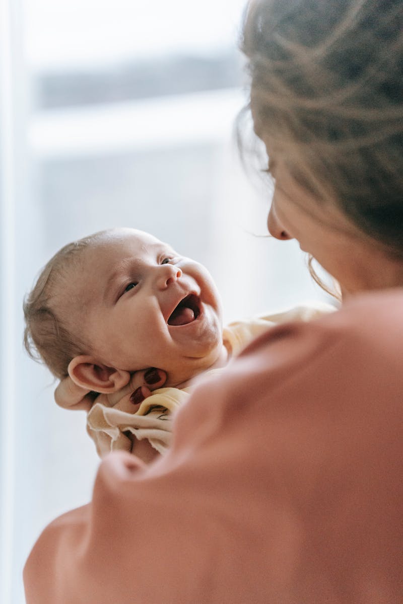 Talking to your baby at the Beach helps infant brain.